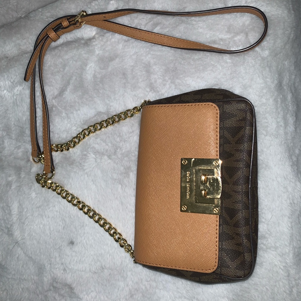 Michael Kors Crossbody!